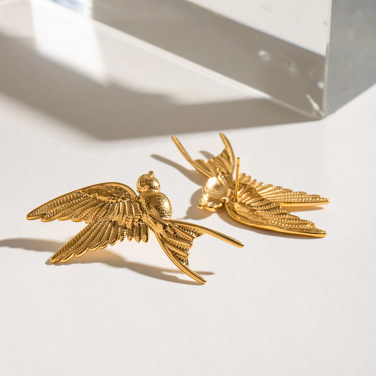 Dove gold earring